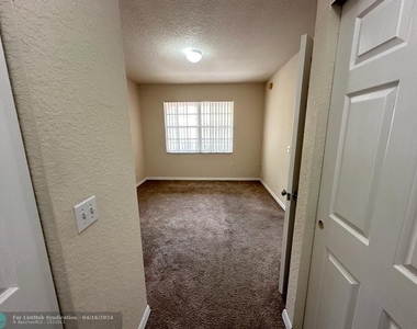 1805 Belmont Ln - Photo Thumbnail 11