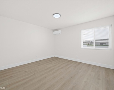 1104 Opal Street - Photo Thumbnail 37