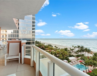 17875 Collins Ave - Photo Thumbnail 31