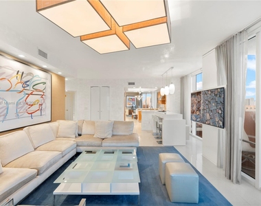 17875 Collins Ave - Photo Thumbnail 6