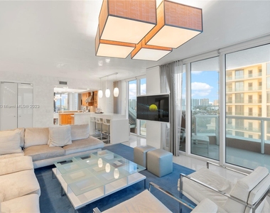 17875 Collins Ave - Photo Thumbnail 5