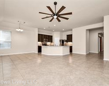 632 W Linnwood - Photo Thumbnail 2