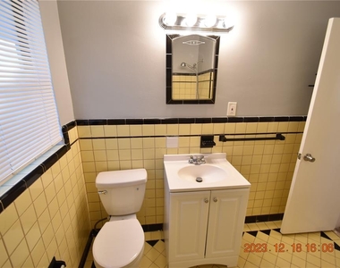 1365 Overlea Street - Photo Thumbnail 33