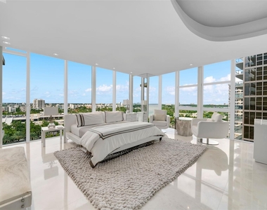 9701 Collins Ave - Photo Thumbnail 8