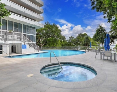 1627 Brickell Ave - Photo Thumbnail 19