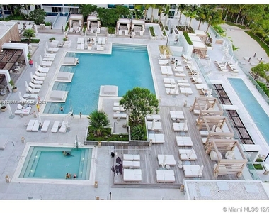 2301 Collins Ave - Photo Thumbnail 11