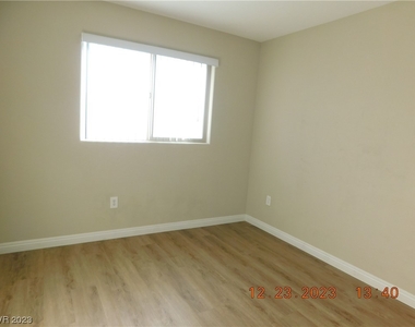 4416 Penguin Avenue - Photo Thumbnail 36