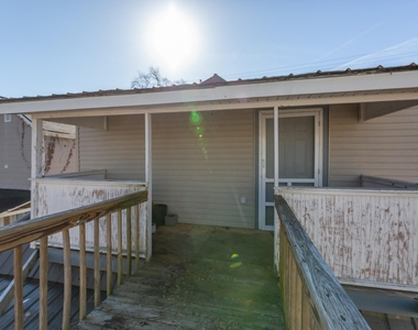 407 Colville St - Photo Thumbnail 5