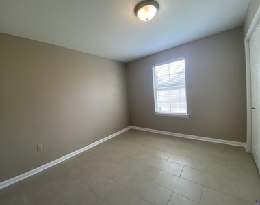 3337 Myrtle Grove Dr - Photo Thumbnail 7