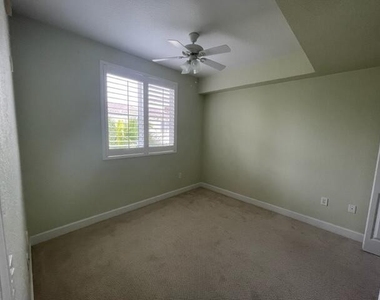 1402 Renaissance Way - Photo Thumbnail 13