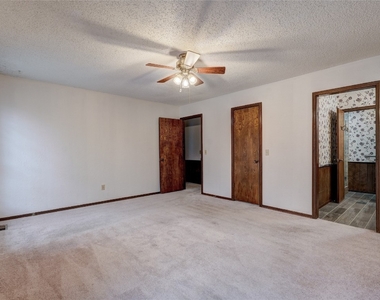 3920 Tamarisk Drive - Photo Thumbnail 22