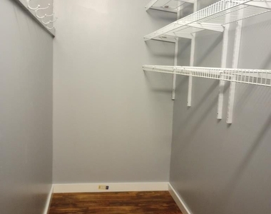 1319 Lake St Apt B - Photo Thumbnail 20