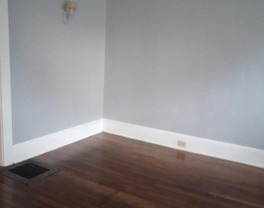 1319 Lake St Apt B - Photo Thumbnail 5