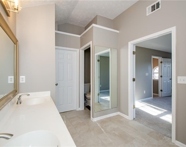 1680 Berrywood Way - Photo Thumbnail 32