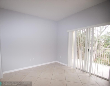 2941 Riverside Dr - Photo Thumbnail 19