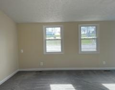 116 Lakeview Pkwy - Photo Thumbnail 10