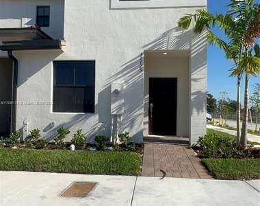 12725 Sw 234th Ter - Photo Thumbnail 23