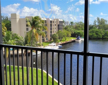 7 Royal Palm Way - Photo Thumbnail 3