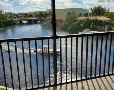 7 Royal Palm Way - Photo Thumbnail 4