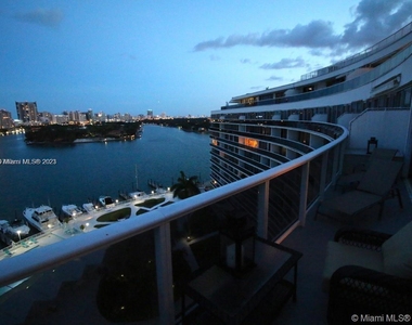 900 Bay Dr - Photo Thumbnail 2