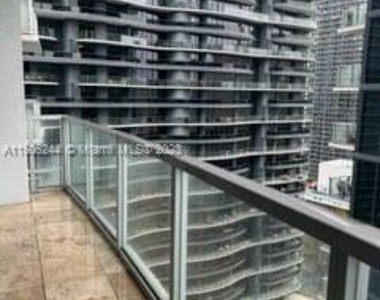 1050 Brickell Ave - Photo Thumbnail 8