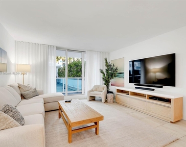 2301 Collins Ave - Photo Thumbnail 17