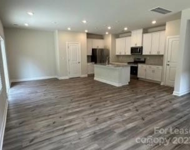 125 Johns Cardinal Drive - Photo Thumbnail 5