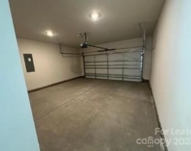 125 Johns Cardinal Drive - Photo Thumbnail 8