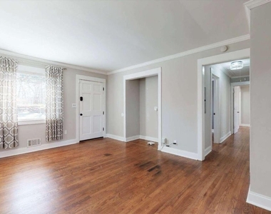 2109 Claude Street Nw - Photo Thumbnail 5