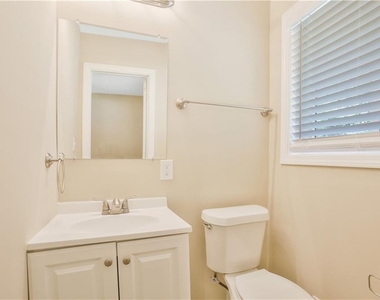 1413 Ruth Place - Photo Thumbnail 8