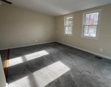 116 Lakeview Parkway - Photo Thumbnail 13