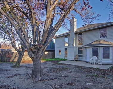 1049 Highland Station Drive - Photo Thumbnail 24