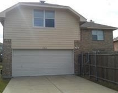 2810 Clear Creek Drive - Photo Thumbnail 2