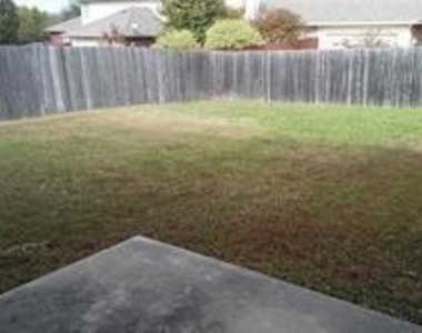 2810 Clear Creek Drive - Photo Thumbnail 3