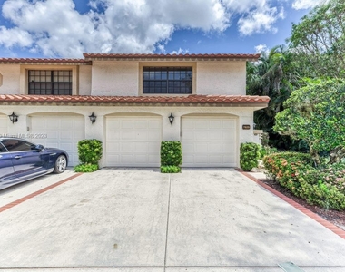 7829 La Mirada Dr - Photo Thumbnail 1