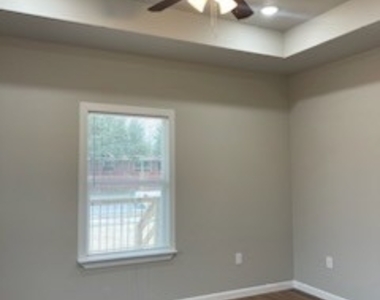 8103 Airlift Ave - Photo Thumbnail 23