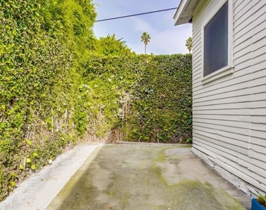 2533 Elsinore St - Photo Thumbnail 18