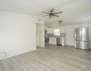 9221 W Patterson Street - Photo Thumbnail 5