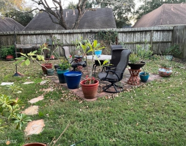 2107 Bennigan Street - Photo Thumbnail 20