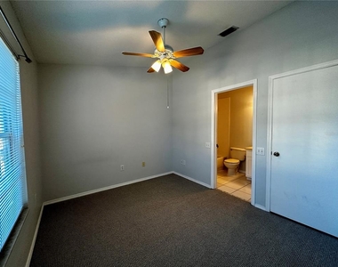 2504 Lake Woodberry Circle - Photo Thumbnail 24