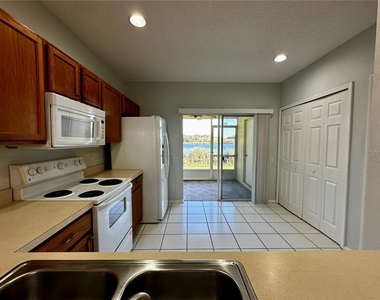 2504 Lake Woodberry Circle - Photo Thumbnail 9