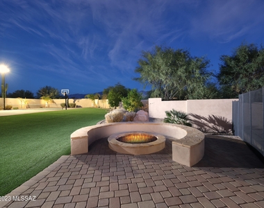 2759 W Desert Splendor Court - Photo Thumbnail 39