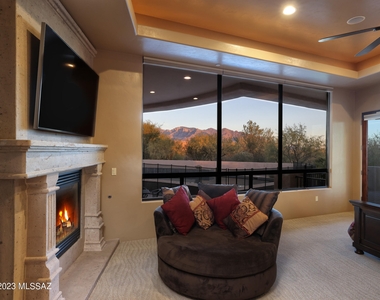 2759 W Desert Splendor Court - Photo Thumbnail 7