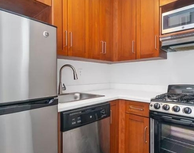 Copy of East 76th Street - Photo Thumbnail 3