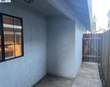 1343 Hidalgo Cir - Photo Thumbnail 20