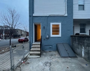 2330 E Madison Street - Photo Thumbnail 13