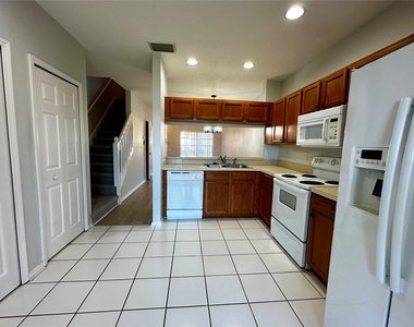 2504 Lake Woodberry Circle - Photo Thumbnail 10