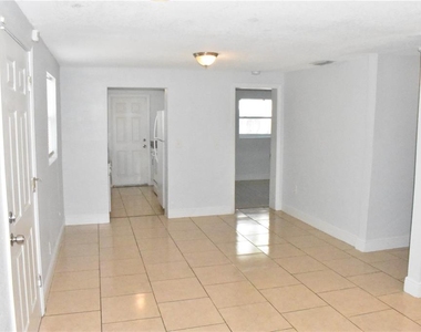 4018 W Nassau Street - Photo Thumbnail 4