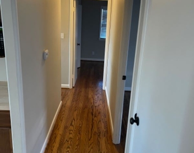 3108 Roselawn Blvd - Photo Thumbnail 4