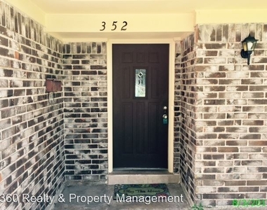 352 Freeport St - Photo Thumbnail 1